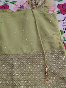 I Am Selling 4 Piece Weeding Suit