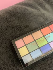 London Eye Makeup