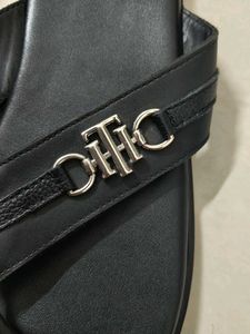 Tommy Hilfiger flip flops