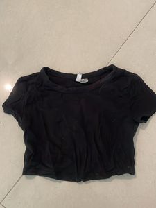 H&amp;M Black N white xs basic Crop Tops