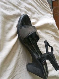 Black Slingback heeled sandals