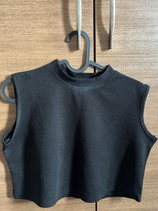 Black crop Top
