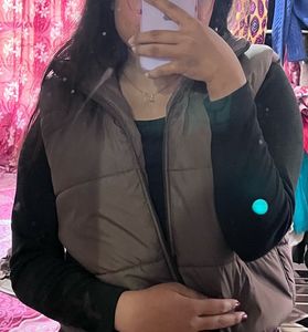 Women Sleeveless Puffer Jacket