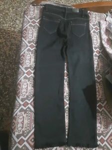 Black jeans for a pretty girls 🌹