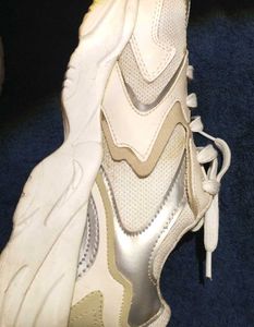 Zudio White Sneakers