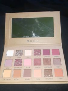 NUDE EYESHADOW PALETTE