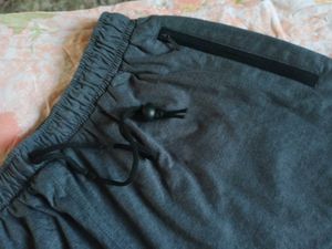 Unisex Grey Solid Sports Shorts(Capris) - XL