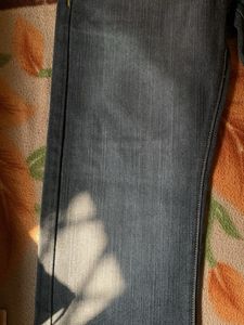 FREE DELIVERY 🤩 Grey Denim Jeans