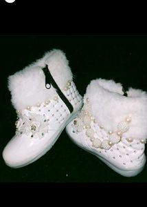 Vintage White Pearl &amp; Fur Baby Booties