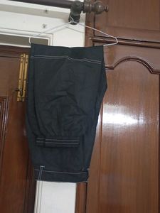 women&#39;s Black Cargo pants