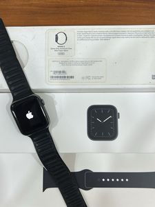 Apple Watch - Excellent Condition