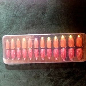 24 Glitter+Crome Nails With Stick On Sticker