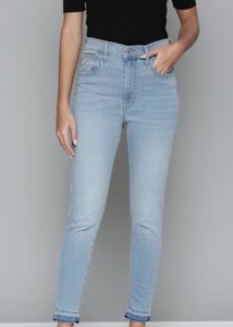 Light Wash High-Waisted Jeans