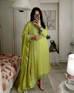 New Stayle Beautiful Women Dress Inpoted Pakistani