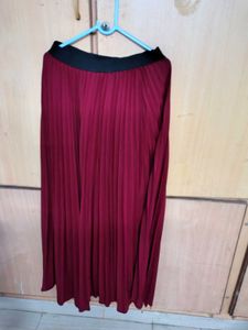 Burgundy Pleated Skirt❤