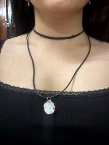 Shell Pendant Necklace
