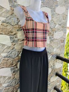 💥Gorgeous Branded Crop Top – Shein | Small