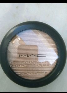 MAC Extra Dimension Skinfinish