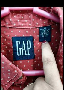 GAP Shirt