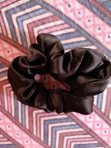 Black Large Scrunchie And 2 Big Velcro Rollers