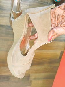 B Annas importedheel wedges with zipper