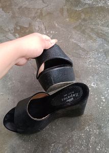 Black Wedges