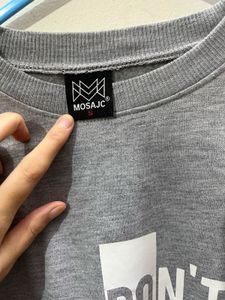 Gray Graphic Print Sweatshirt