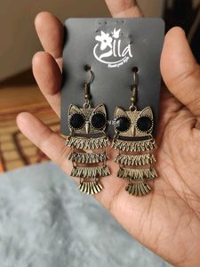 Set Of 4 Stunning Lightweight Hanging Earrings