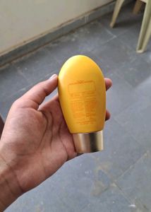 Aqualogica Glow+ Tinted Sunscreen SPF 50+