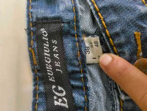 Men&#39;s Distressed Denim Jeans