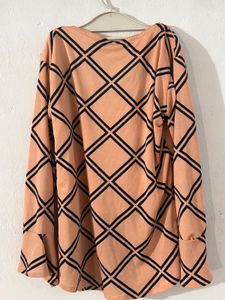 Peach &amp; Black Patterned Top and free T-shirt