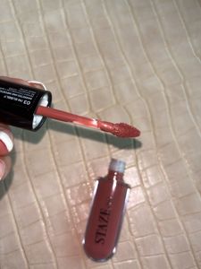 Staze 2-in-1 Lipstick Shade I’m Bubbly