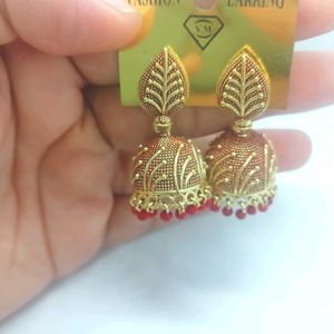 Brand New Earring With Freeup Pod Courier Bags