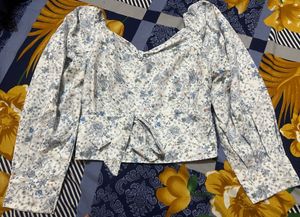 WHITE BLUE FLORAL TOP