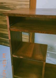 Computer table