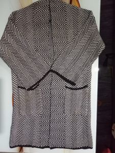Chic Black &amp; White Cardigan