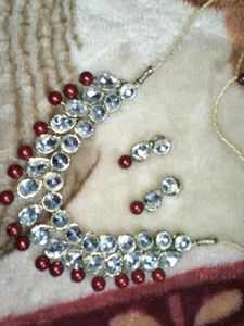 Choker Diamond Set With Earrings..