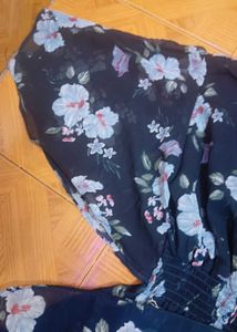 Beautiful Top For Women 💗