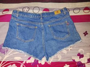 Frayed Hem Denim Shorts