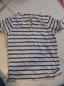 stripped  white Tshirt