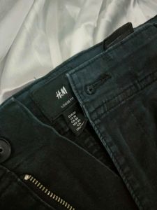 H&amp;M Men&#39;s Loose Fit Black Cargo Pants