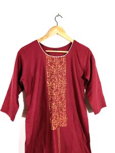 ₹30 Off Burgundy Printed Casual Kurta (Women)