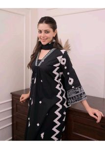 V Neck Dupatta Pant And Bottom Set