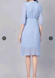 Chic Blue Pleated Midi Dress