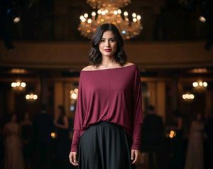 ✨LAYERD Burgundy off-the-shoulder top✨