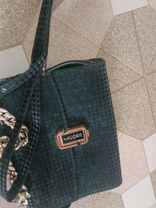 BALCK SELF DESIGN SLING BAGS 🛍 ❤️