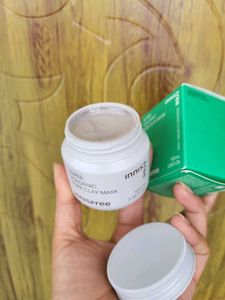 Innisfree Volcanic Pore Clay mask