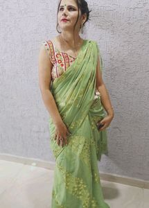 Saree Without Blouce