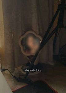 Cute Flower Table Vanity Makeup Mirror