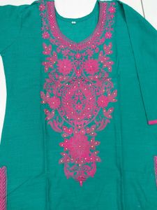 Sale- Elegant Embroidered Kurta